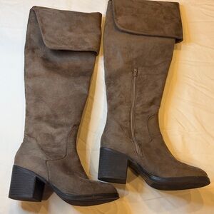 Elegant Over the Knee Suede Boots - Taupe